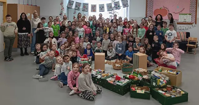 Ein beeindruckendes Bild mit 160 Kilo Lebensmittel von der Volksschule Maria Lankowitz | Foto: Spari