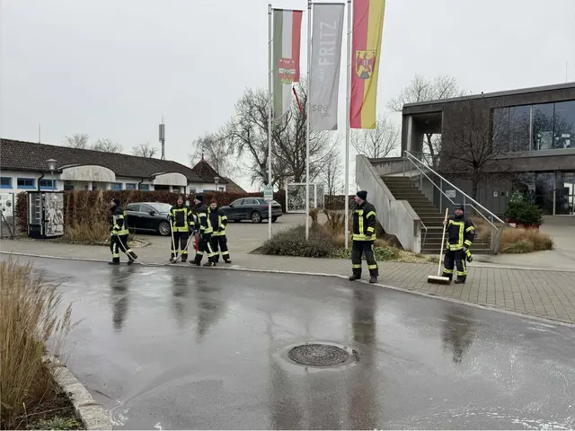 Einsatz Dieselspur binden | Foto: Freiwillige Feuerwehr Weiden am See