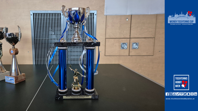 Der Wiener Tischtennis Cup Pokal wird dem Wiener Champion überreicht | Foto: Tischtennis Hobby Wien