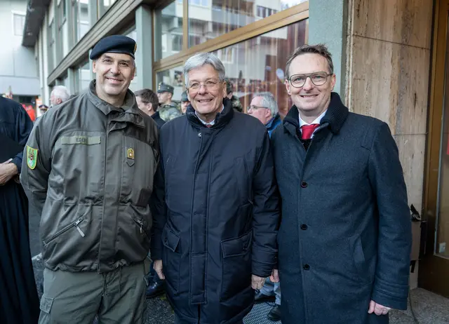 v.l.: Philipp Eder (Militärkommandant von Kärnten); LH Peter Kaiser; LAbg. Michael Maier (Bürgermeister der Stadtgemeinde Radenthein) | Foto: LPD Kärnten/Steinacher