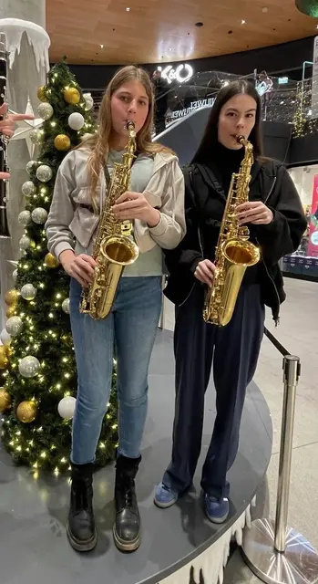 Bläserinnen der Musikschule Bärnbach spielten im WEZ auf. | Foto: MS Bärnbach