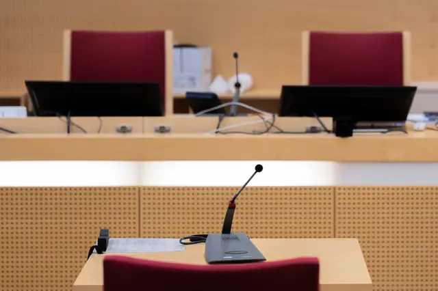 Vor Gericht habe sich der Täter geständig gezeigt und da er keine Vorstrafen aufwies, kam der Mann mit einer Diversion mit zwei Jahren Probezeit und verpflichtender Psychotherapie davon.  | Foto: Fotokerschi.at/Kerschbaummayr