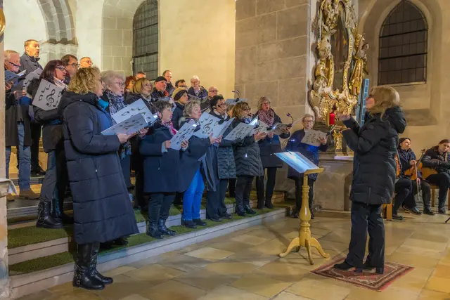 Ein besinnliches Weihnachtskonzert des MGVfRAU mit der Fohnsdorfer Geigenmusi | Foto: ©mgvfrau-knittelfeld.at
