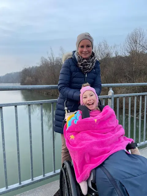 Die kleine Lina aus Lambach wird heuer nicht nur vom BezirksRundSchau-Christkind, sondern auch von vielen Leuten aus der Gemeinde Lambach unterstützt. | Foto: Scurtu