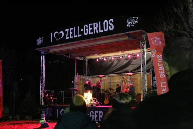 Die Musikgruppe „Tschentig“ begleitete die Eröffnung musikalisch.