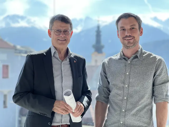 Bürgermeister Thomas Öfner und Finanzverwalter Daniel Saueregger legten den Budgetvorschlag vor. | Foto: Schratzberger