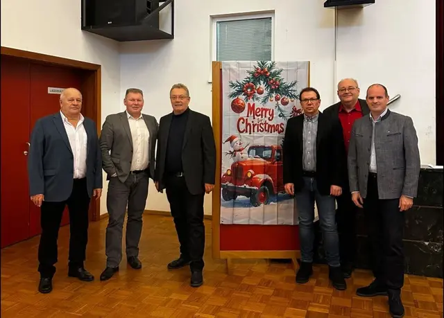 Geschäftsführerender Obmann Albert Pfundner, Bürgermeister Wolfgang Gaida, Bezirksvorsitzende der Pensionisten Werner Kurz, Vizebürgermeister Dieter Koch, Kassier Gerhard Pfundner, Landtagsabgeordneter René Zonschitz | Foto: Hohenau