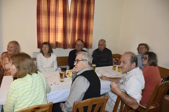 Teilnehmer beim Schülertreffen im November 2025 im Gasthof Maly Mauthausen | Foto: Dr. Mascherbauer