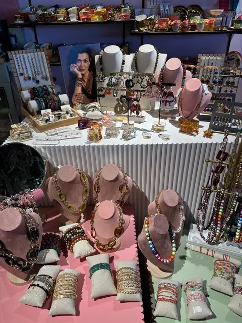 Angeboten wird Homeliving-Accessoires, Geschenkartikel, nachhaltige und faire Mode,
niederländischen Käse und andere Spezialitäten aus der Niederlande. | Foto: MeinBezirk/Engelmann