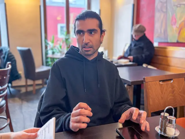 Kurze Zeit später kam Omid nach Wien und beantragte internationalen Schutz. | Foto: Andreas Pölzl/MeinBezirk
