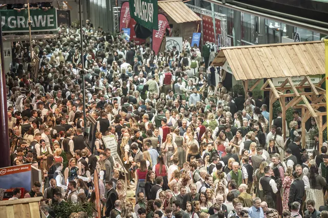 Festlich feiern und nachhaltig handeln: Beim Bauernbundball 2026 prägen Wald und Landwirtschaft das Motto, dazu kommen Genuss aus der Region und gelebte Tradition. | Foto: Arthur und Fischer