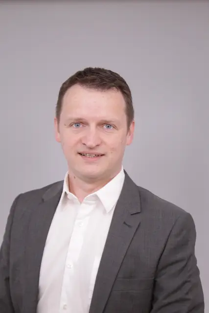 Bürgermeister Martin Karall zieht Bilanz über zentrale Projekte und Herausforderungen des Jahres 2025 in Großwarasdorf. | Foto: Martin Karall