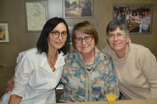 Stammkundinnen Susanna Moritz und Constanze Bingler-Szlovik kamen ebenfalls zum Abschied vorbei. | Foto: Rosenberger Victoria