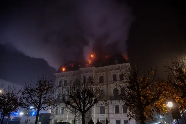 Die Polizei berichtet über erste Ermittlungserfolge nach dem Großbrand an der Gmundner Esplanade. | Foto: TEAM FOTOKERSCHI