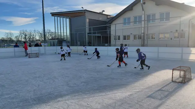 Seit Mitte Dezember wird in Lannach auf Kunsteis trainiert. | Foto: UEC Red Bulls St. Josef