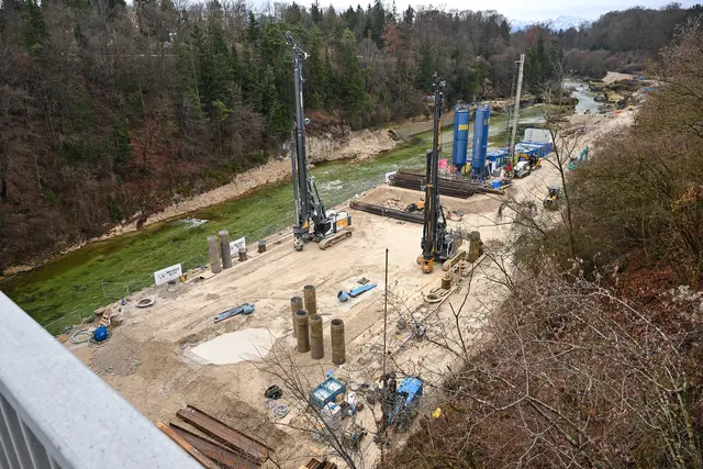 Die Arbeiten am Traunfall sind voll im Gang. | Foto: Wolfgang Spitzbart