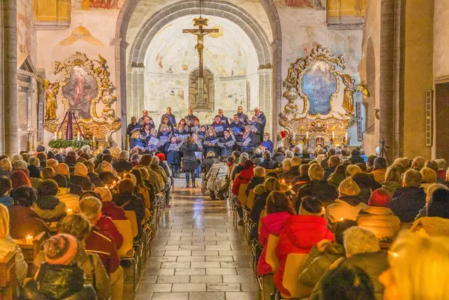 Der MGVfRAU - Männchor 1860 und Frauenchor Knittelfeld beim 40. Adventkonzert in der Knittelfelder Friedhofskirche am 21. Dezember 2025 Chorleitung Irmgard Rohr und Marianne Gelter | Foto: ©mgvfrau-knittelfeld.at