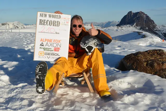 Rolf Majcen holt 12-Stunden Rodel-Weltrekord. | Foto: www.rolf-majcen.com