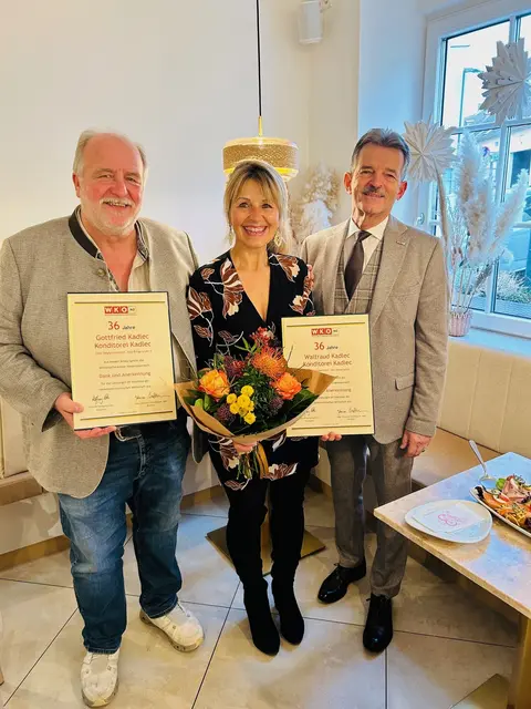 Gottfried Kadlec, Waltraud Kadlec, KR Johann Figl (Vertreter der Wirtschaftskammer) | Foto: Kadlec