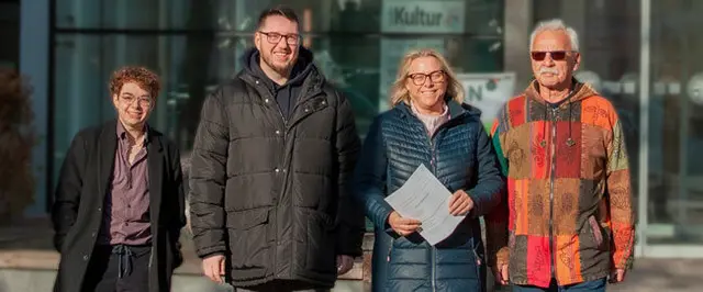 Nicola Fallinsky, Michael Heindl, Nina Aigner und Rudi Wachs beim Einreichen des Wahlvorschlags "KPÖplus Unabhängige" in Tulln Anfang 2025.  | Foto: KPÖ NÖ