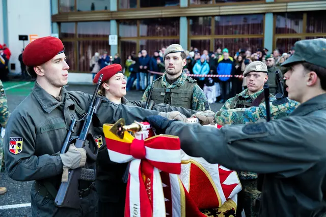 Rekrutinnen und Rekruten beim Fahneneid | Foto: LPD Kärnten/Steinacher