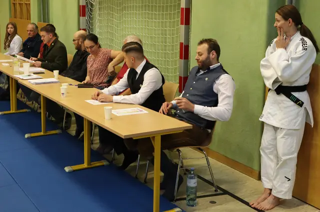 Die Prüfungskommission für die Braungurt-Prüfung | Foto: Gerhard Langmann