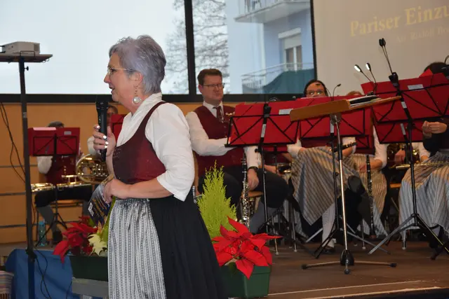 Susanne Lafer führt seit 27 Jahren durch das Programm  | Foto: MeinBezirk/Josef Strohmeier