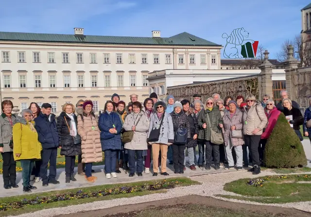 Maria Steininger (5.v.l) mit den Teilnehmern beim Salzburger Advent | Foto: privat