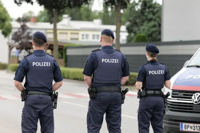 Eine sofort eingeleitete Alarmfahndung der Polizei verlief bislang ergebnislos. (Symbolbild) | Foto: Santrucek/MeinBezirk