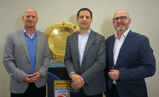 v.l.n.r.: Christian Ebenbauer (Vorstandsvorsitzender Bundesliga), Alex A. Welzl (Geschäftsführung UPPERCUT) und Daniel Brandstätter (CEO 3b3.ventures GmbH &amp; UPPERCUT) freuen sich über den Abschluss der langjährigen TV-Produktionszusammenarbeit der 1. Bundesliga Spiele. | Foto: ÖFBL