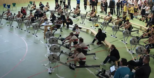 Die Sportler sind während des gesamten Rennens wenige Meter von den Zuschauern entfernt. | Foto: Ruderverein Seewalchen