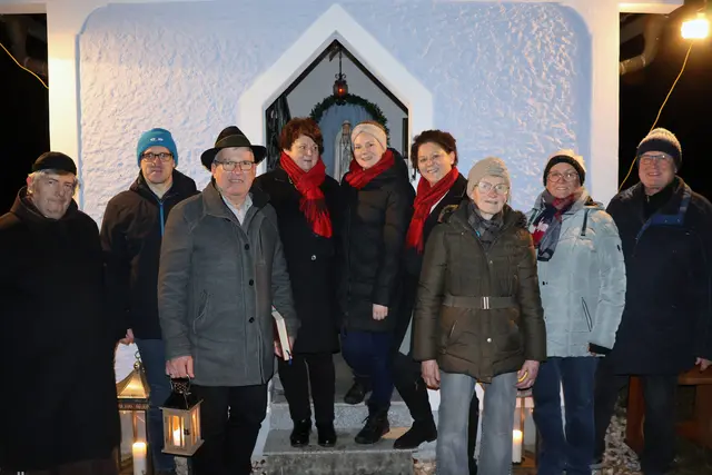 v.l. Pater Georg OFM, PGR Vors. Stv. Michael Schober, Diakon Franz Wimmer, Gerti, Sandra, Gitti, Maria Hörmann, Christine Posch und Franz Putz
 | Foto: Franz Putz
