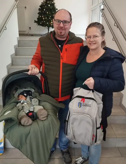 Janina Weinstabl und Thomas Polt mit ihrem Sohn Paul | Foto: Marktgemeinde Gastern