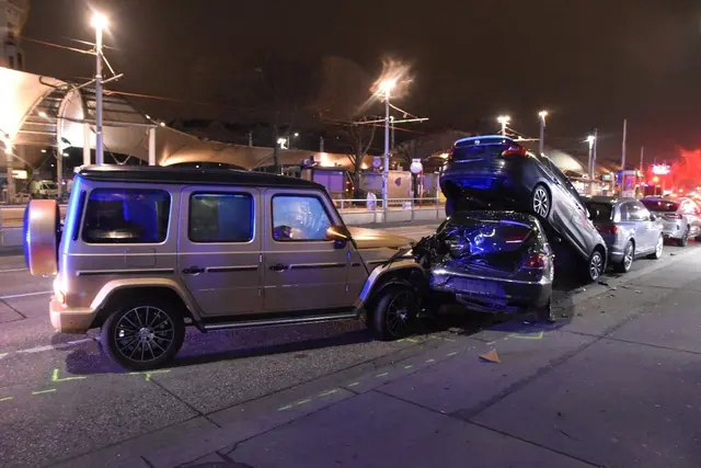 Ein Verkehrsunfall ereignete sich in der Nacht auf Dienstag am Neubaugürtel. | Foto: LPD Wien