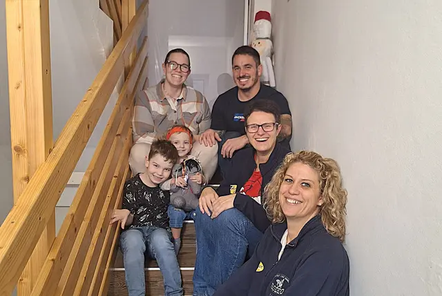 Louis aus Schrick mit seinem Bruder und seinen Eltern sowie Vroni Kohzina und Alex Nemec vom Country-Line-Dance-Club Rodeo. | Foto: Schneider Brigitte CLDC Rodeo