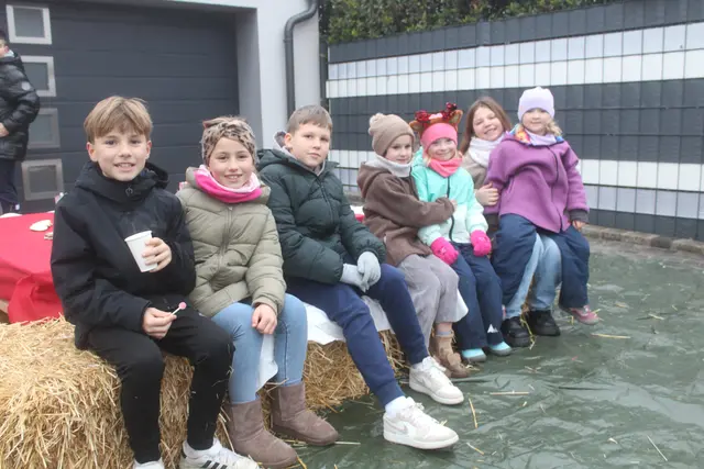 Kinderecke beim Herzkinder- Punschstand. | Foto: arbes
