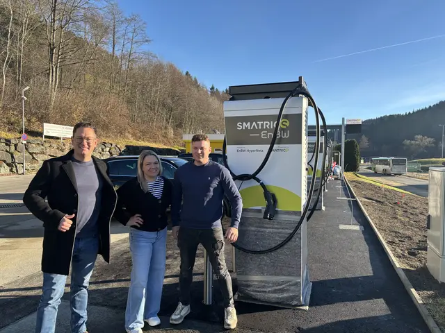 Markus KäferUlli Pangerl und Mathias Kopper setzen bei ihrer Eni-Tankstelle Pinggau auf neue E-Ladestationen. | Foto: MeinBezirk
