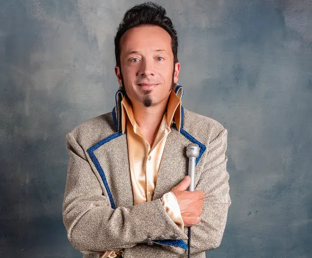 Buzgi musiziert auf Schloss Albeck | Foto: Privat