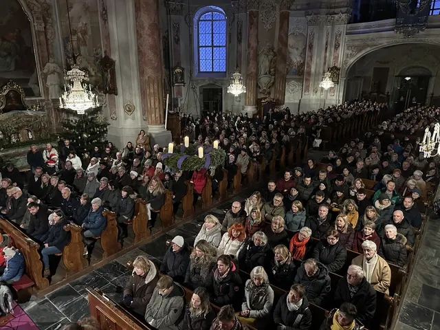 Eine volle Basilika am Weizberg | Foto: Klara Höfler