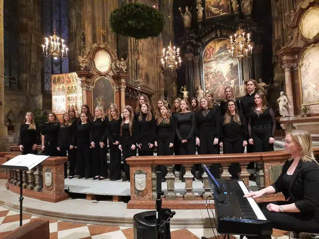 Die Chorifeen des BORG Grieskirchen sorgten mit ihrem Auftritt im Wiener Stephansdom für einen musikalischen Höhepunkt der Wien-Reise. | Foto: Vera Wildfellner