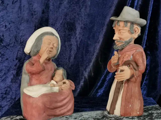 Diese Krippe besteht lediglich aus zwei Figuren. | Foto: Bibelwelt / Rudi Waltl