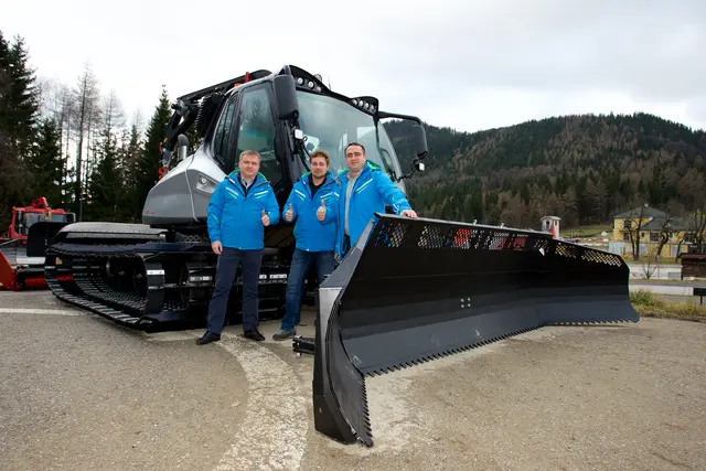 Die Pistengeräte sorgen für gute Pistenverhältnisse tagsüber. | Foto: Santrucek
