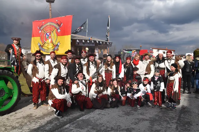 Die Piratinnen und Piraten der Feuerwehrwehr Jabing | Foto: Michael Strini