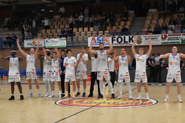 Die Gunners-Welle rollt auch über die Lions drüber. | Foto: Michael Strini