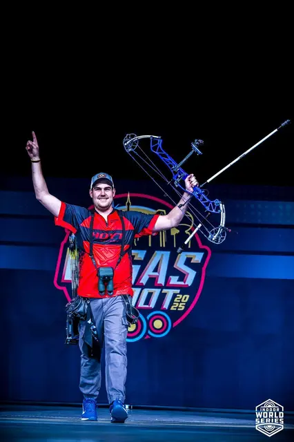 Der Schreibersdorfer Nico Wiener jubelte als erster Österreicher über den Sieg bei einem Weltcupfinale im Bogenschießen. | Foto: World Archery