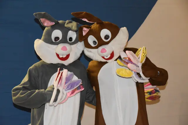 DJ Hase und sein Osterhase verteilten Ohren. | Foto: Michael Strini