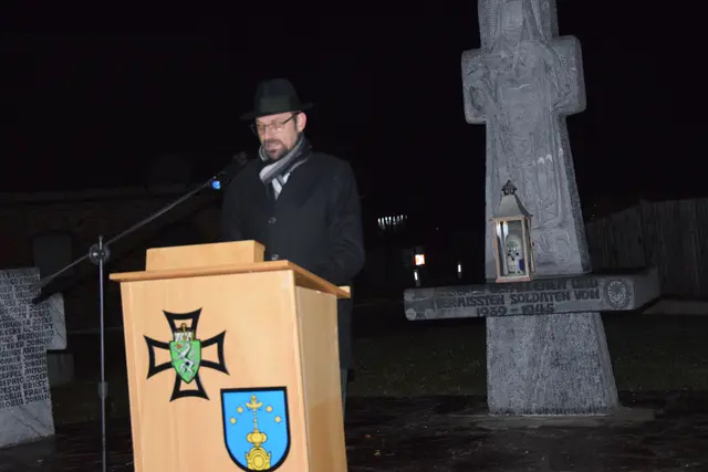 Obmannstv. Klaus Zungl in Vertretung des Obmannes Helmut Prattes bei der offiziellen Begrüßung | Foto: MeinBezirk/Josef Strohmeier