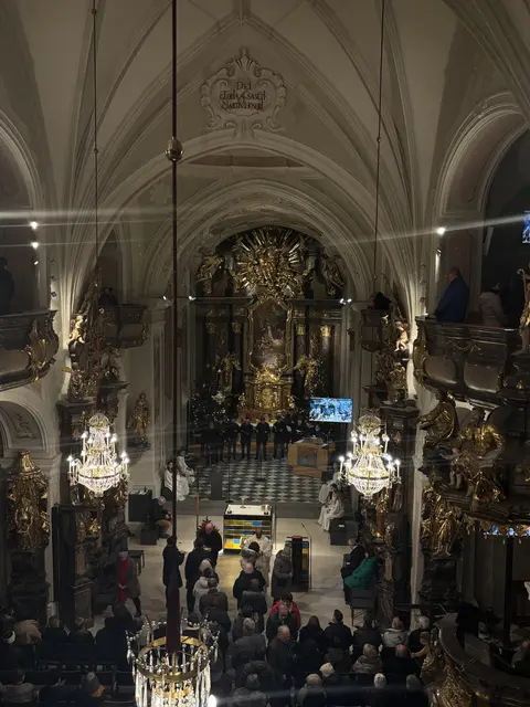 Die Christmette in Hartberg nutzen viele für einen besinnlichen Abschluss des Heiligen Abends. | Foto: Anika Sommer