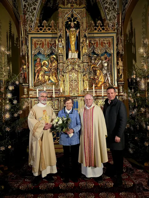 v.l.: PGR-Obm. Diakon Karl Gatt, Anneliese Schranz, Dekan Franz Hinterholzer, Bgm. Matthias Schranz | Foto: Pfarre Kauns/Kaunerberg