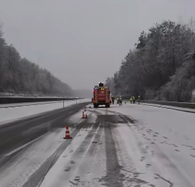 Auf der A2-Südautobahn herrschten tief winterliche Fahrverhältnisse, fünf Unfälle wurden verzeichnet. | Foto: FF Ligist